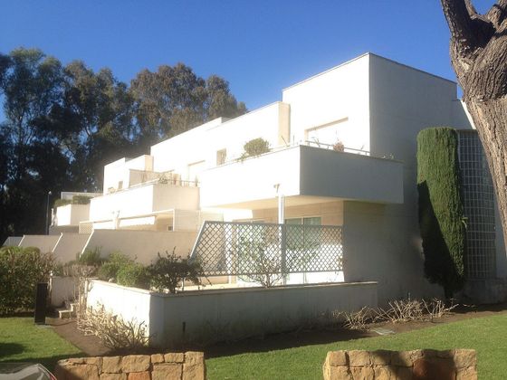 Foto 2 de Casa adossada en venda a calle Los Granados Playa de 3 habitacions amb terrassa i piscina