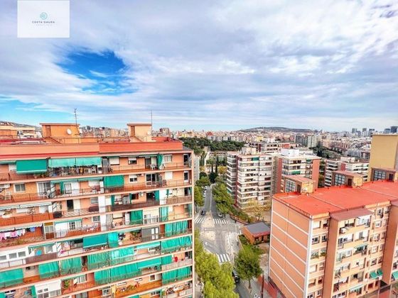 Foto 1 de Venta de piso en Can Serra de 3 habitaciones con terraza y balcón