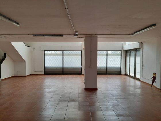 Foto 1 de Local en lloguer a Almeda - El Corte Inglés de 215 m²