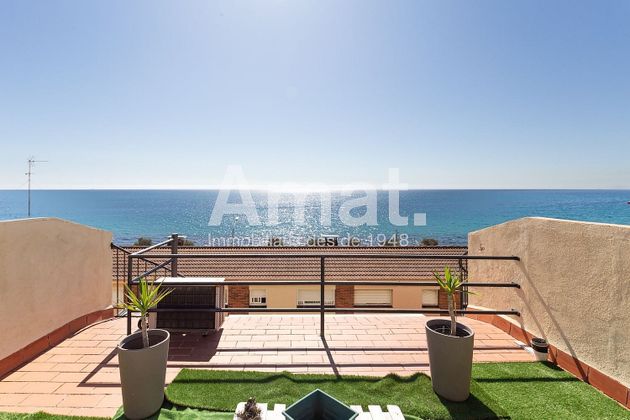 Foto 1 de Venta de casa en Masnou de 4 habitaciones con terraza y jardín