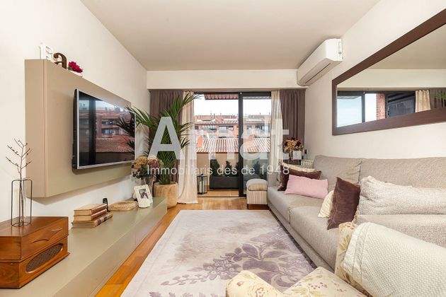Foto 2 de Dúplex en venda a Sant Joan Despí de 3 habitacions amb terrassa i garatge