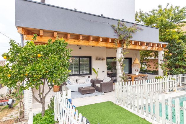Foto 1 de Casa en venda a Mira-sol de 5 habitacions amb terrassa i piscina