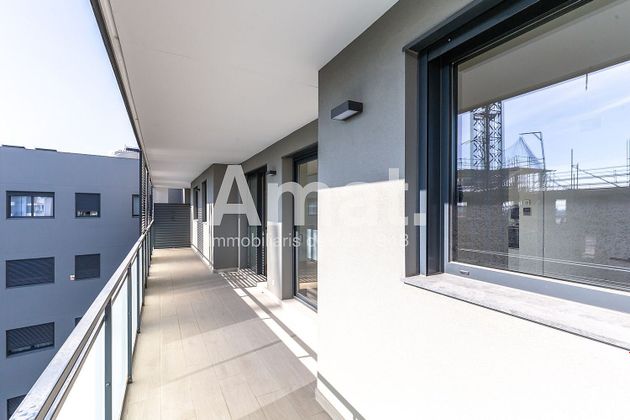 Foto 1 de Pis en venda a Centre - Hospitalet de Llobregat, L´ de 3 habitacions amb terrassa i piscina