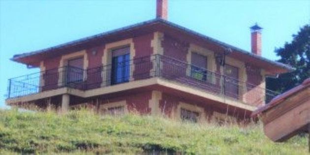 Foto 2 de Xalet en venda a calle Valle de Cabuérniga de 3 habitacions amb terrassa i garatge
