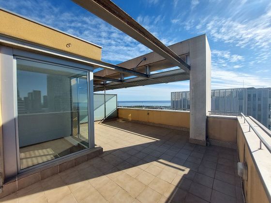 Foto 2 de Àtic en lloguer a Centre - Badalona de 3 habitacions amb terrassa i piscina
