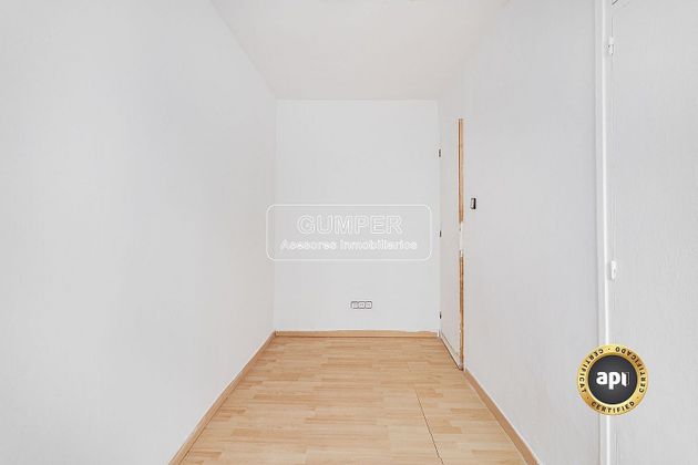 Foto 2 de Piso en venta en Ciutat Meridiana de 3 habitaciones y 66 m²