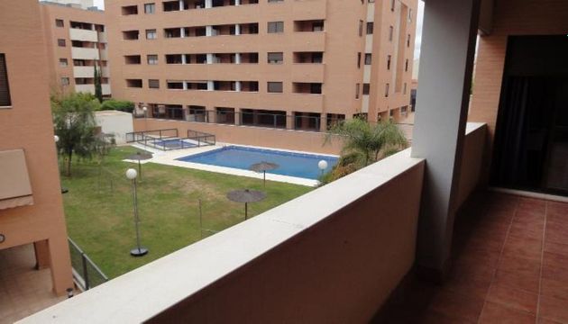 Foto 1 de Piso en venta en Nuevo Bulevar de 3 habitaciones con terraza y piscina
