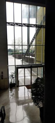 Foto 2 de Alquiler de oficina en El Caño - Maracaibo con garaje y ascensor