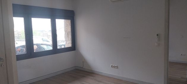 Foto 1 de Venta de piso en Colmenarejo de 2 habitaciones con terraza y calefacción