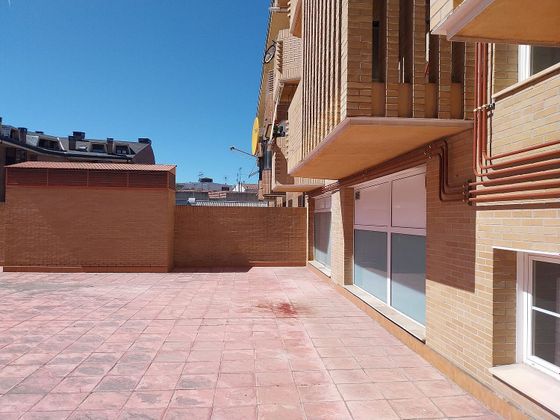 Foto 1 de Venta de piso en Villalba Estación de 1 habitación con terraza y garaje
