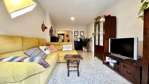 Foto 2 de Pis en venda a La Calzada de 3 habitacions amb terrassa i garatge