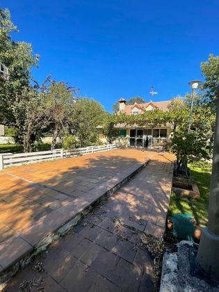 Foto 2 de Venta de chalet en Gargantilla del Lozoya y Pinilla de Buitrago de 6 habitaciones con piscina y jardín