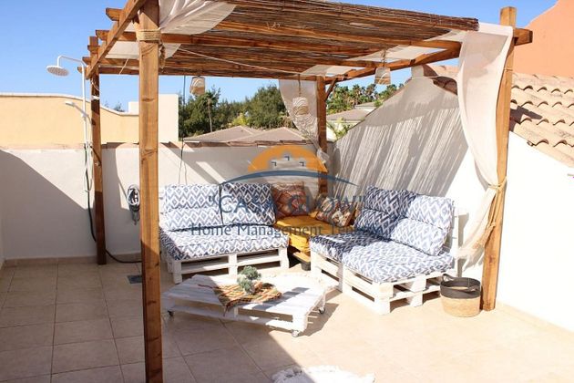 Foto 1 de Venta de ático en Los Cristianos - Playa de las Américas de 1 habitación con terraza y piscina