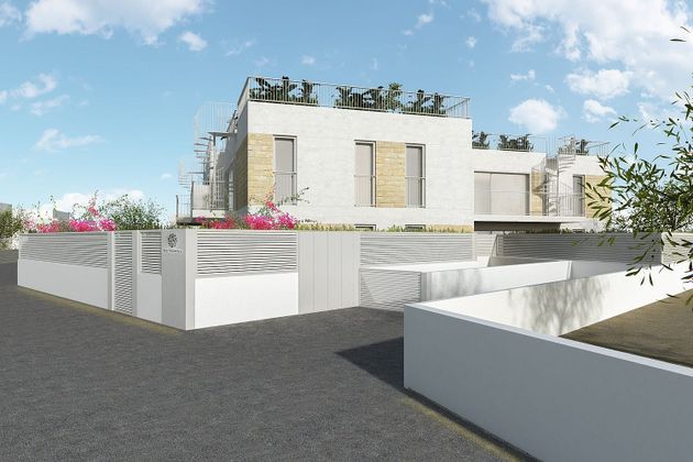 Foto 1 de Casa adosada en venta en Sant Antoni de Portmany de 3 habitaciones con terraza y piscina