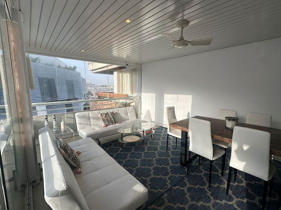 Foto 2 de Piso en alquiler en Marina Botafoc - Platja de Talamanca de 3 habitaciones con terraza y piscina