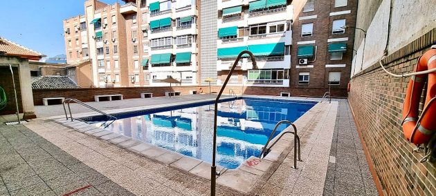 Foto 1 de Pis en venda a avenida Doctor Oloriz de 5 habitacions amb piscina i garatge