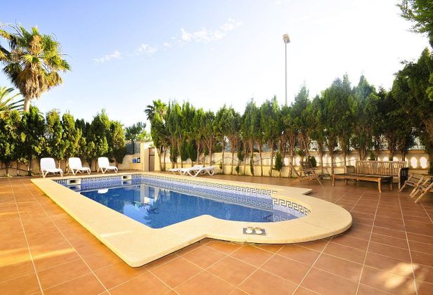Foto 2 de Alquiler de chalet en calle Sant Jordi de 3 habitaciones con terraza y piscina