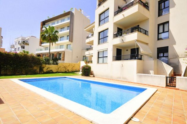 Foto 1 de Venta de piso en calle Joan de Saridakis de 3 habitaciones con terraza y piscina