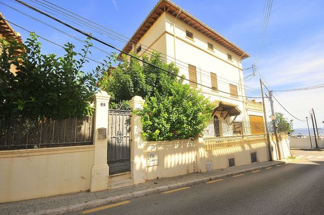 Foto 1 de Casa en venda a calle Joan Miro de 11 habitacions amb terrassa i garatge