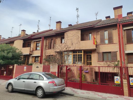 Foto 1 de Casa en venda a Estación-Manantiales de 4 habitacions amb terrassa i garatge