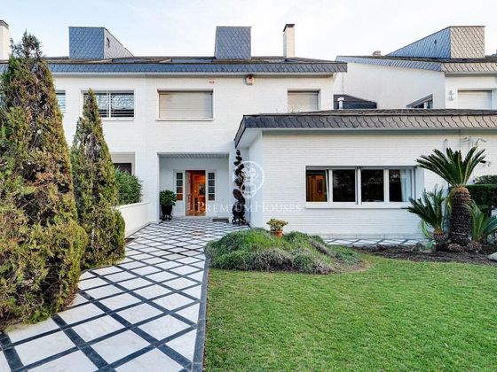 Foto 2 de Casa en venda a Pedralbes de 6 habitacions amb terrassa i piscina