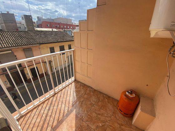 Foto 2 de Pis en lloguer a La Constitución - Canaleta de 2 habitacions amb balcó i aire acondicionat