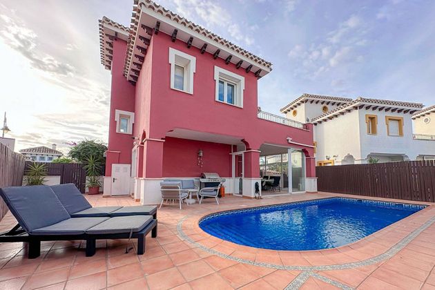 Foto 1 de Chalet en venta en calle Jacaranda de 3 habitaciones con terraza y piscina