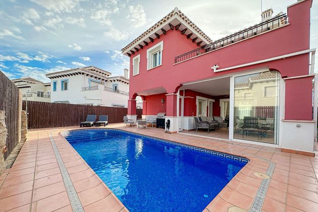 Foto 2 de Chalet en venta en calle Jacaranda de 3 habitaciones con terraza y piscina