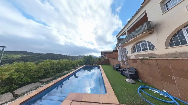 Foto 1 de Chalet en venta en Vallromanes de 3 habitaciones con terraza y piscina
