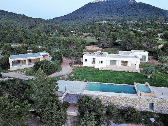 Foto 2 de Xalet en venda a Cala Vedella - Cala Tarida - Cala Conta de 10 habitacions amb terrassa i piscina