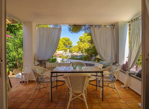 Foto 1 de Piso en venta en Cala Vedella - Cala Tarida - Cala Conta de 3 habitaciones con terraza y piscina