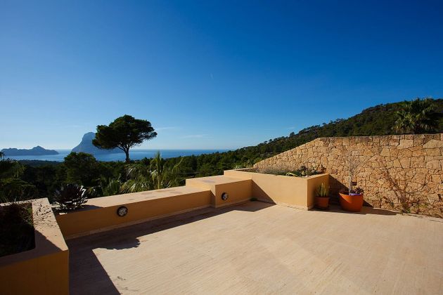 Foto 1 de Pis en venda a Cala Vedella - Cala Tarida - Cala Conta de 2 habitacions amb terrassa i piscina
