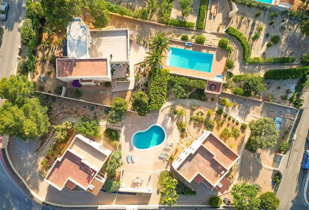Foto 2 de Chalet en venta en Cala Vedella - Cala Tarida - Cala Conta de 13 habitaciones con terraza y piscina