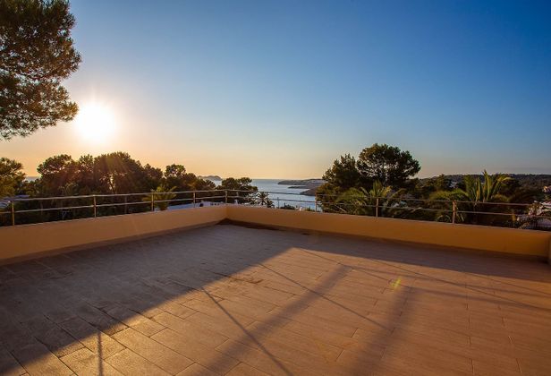Foto 1 de Xalet en venda a Cala Vedella - Cala Tarida - Cala Conta de 13 habitacions amb terrassa i piscina