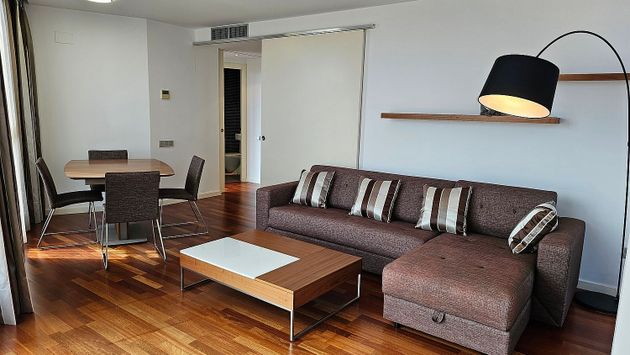 Foto 2 de Alquiler de piso en calle Del Doctor Aiguader de 2 habitaciones con muebles y aire acondicionado