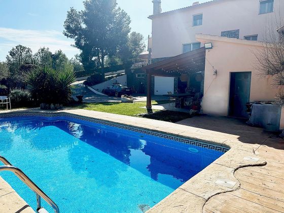 Foto 1 de Chalet en venta en Costa Cunit - Els Jardins - Els  Rosers de 6 habitaciones con terraza y piscina