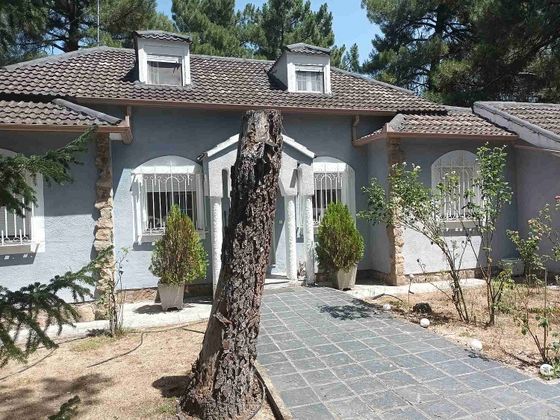 Foto 2 de Xalet en venda a Marugán de 5 habitacions amb terrassa i piscina