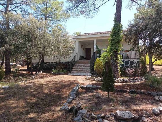 Foto 1 de Xalet en venda a Marugán de 3 habitacions amb terrassa i jardí