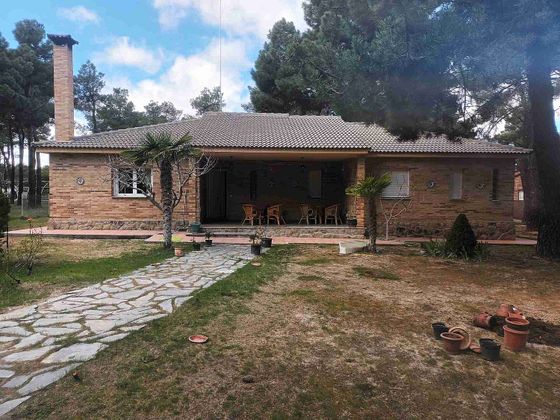Foto 1 de Venta de chalet en Marugán de 3 habitaciones con terraza y jardín