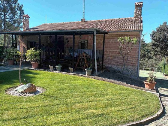 Foto 1 de Xalet en venda a Marugán de 4 habitacions amb terrassa i jardí