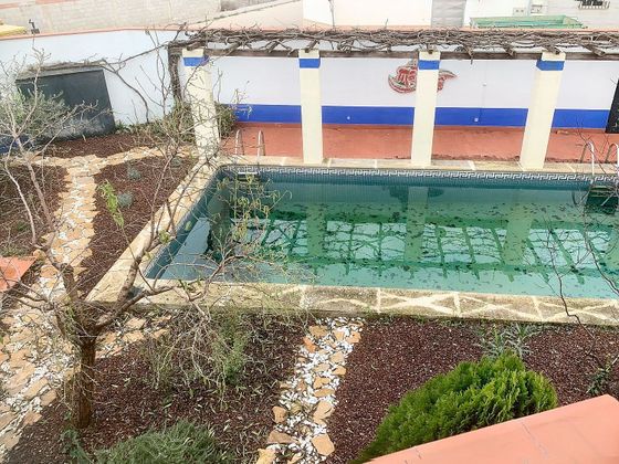 Foto 2 de Casa en venta en avenida De Los Molinos de 5 habitaciones con terraza y piscina