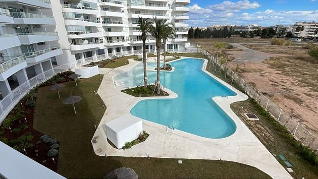Foto 1 de Alquiler de piso en Canet d´En Berenguer de 3 habitaciones con terraza y piscina