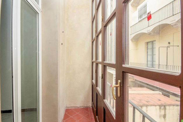 Foto 1 de Piso en venta en El Gòtic de 3 habitaciones con balcón y calefacción