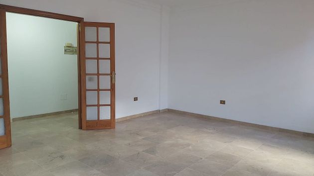 Foto 2 de Pis en venda a San Cristóbal de La Laguna - La Vega - San Lázaro de 4 habitacions amb garatge i ascensor