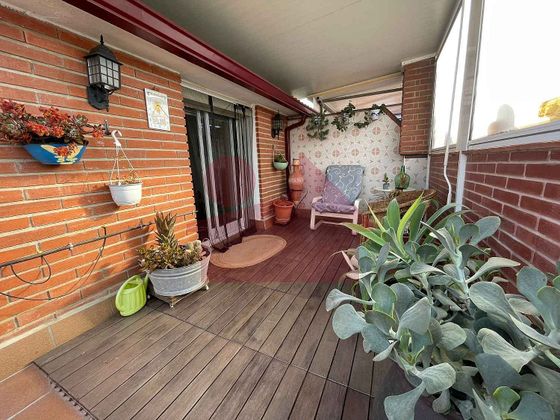 Foto 2 de Dúplex en venda a Sant Fost de Campsentelles de 5 habitacions amb terrassa i garatge