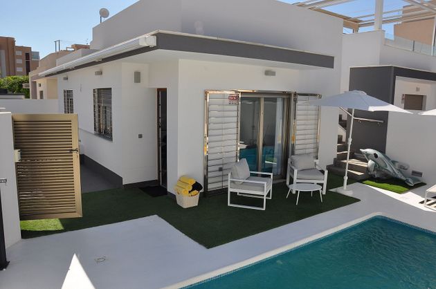 Foto 1 de Casa en lloguer a calle Federico Garcia Lorca de 2 habitacions amb terrassa i piscina