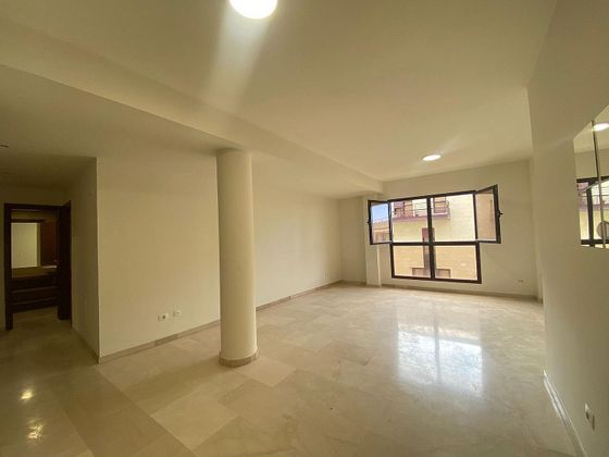 Foto 2 de Alquiler de piso en Las Torres de 3 habitaciones con garaje y muebles