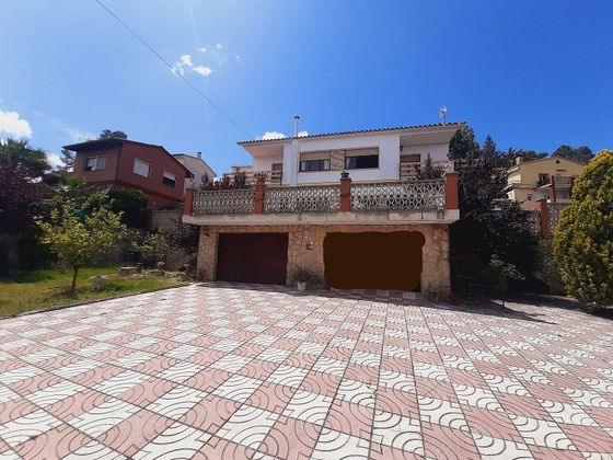 Foto 2 de Chalet en venta en Cervelló de 6 habitaciones con terraza y garaje