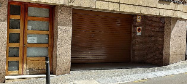 Foto 2 de Garaje en venta en calle De Portolà de 8 m²