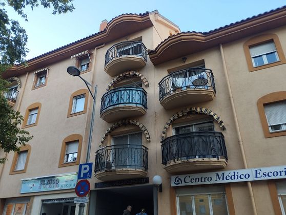 Foto 2 de Dúplex en venta en calle Velázquez de 3 habitaciones con terraza y piscina